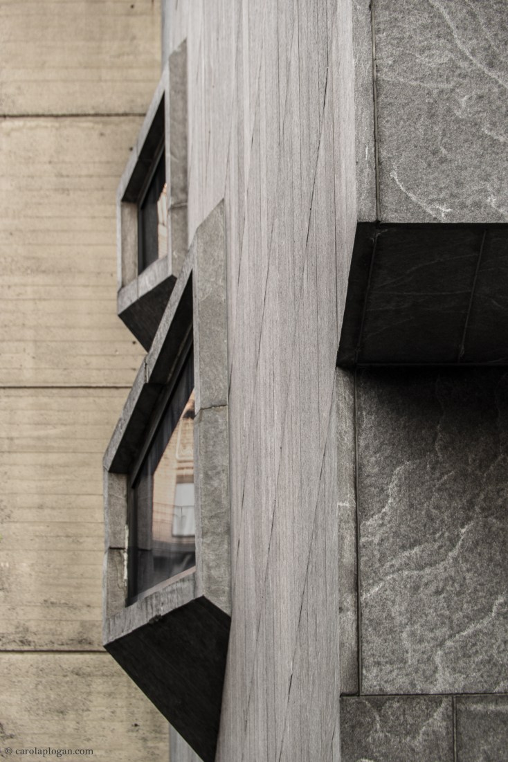 © Carol Aplogan Tous les droits de reproduction sont réservés. All Rights Reserved